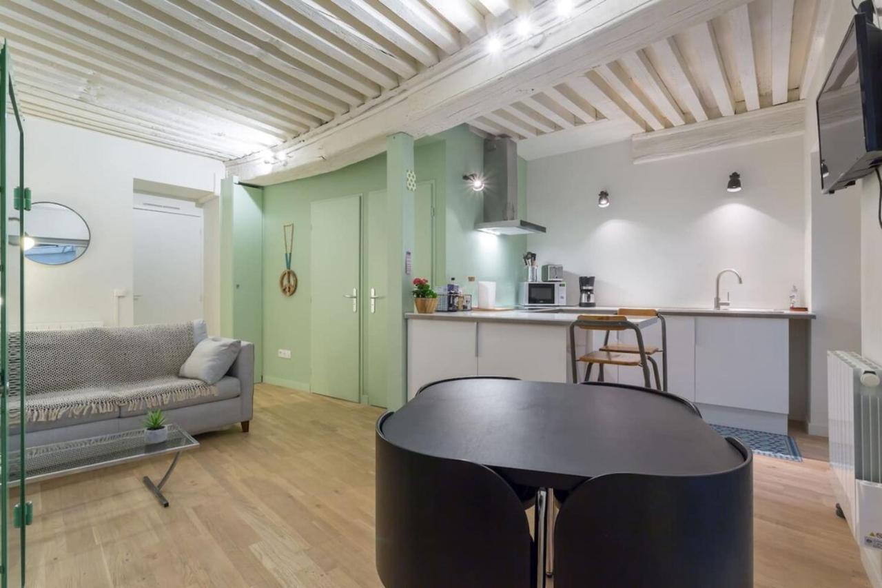 Character 6 People - Center Appartement *